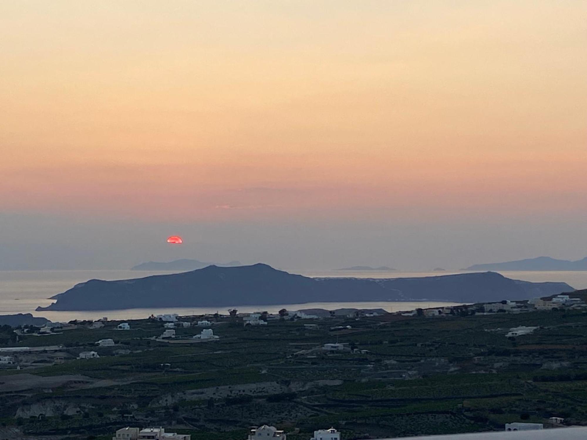 Ena Suites Santorini Pýrgos Exterior foto
