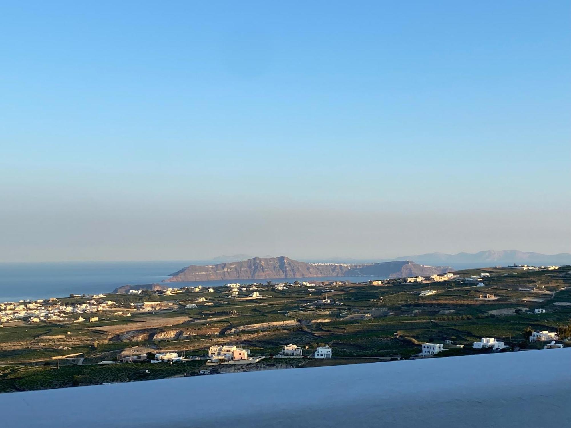 Ena Suites Santorini Pýrgos Exterior foto