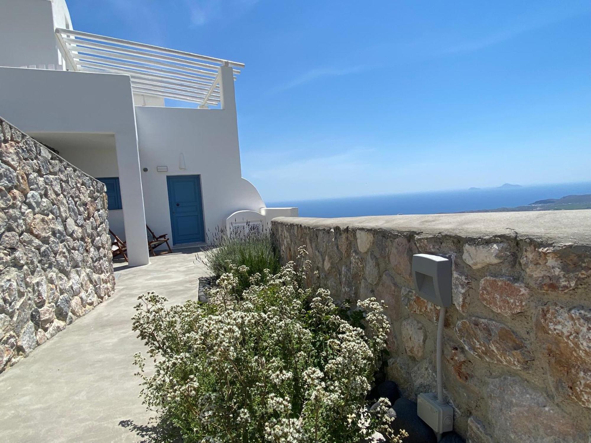 Ena Suites Santorini Pýrgos Exterior foto
